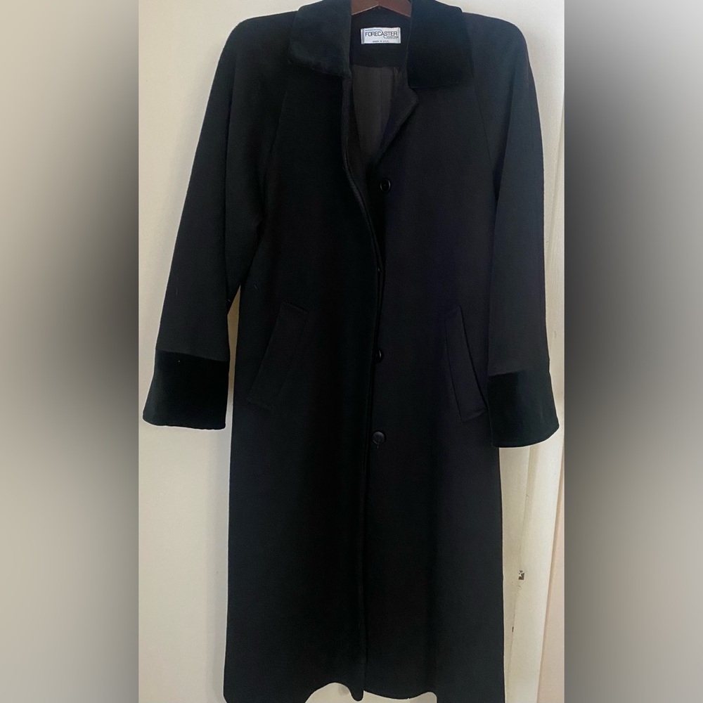 Black Long Wool-Blend Coat with Velvet Trim